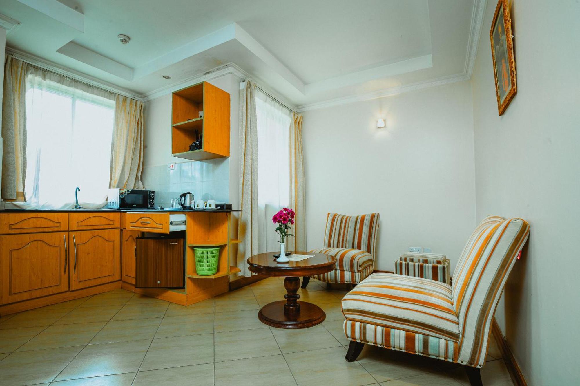 Longview Suites Hotel Найроби Экстерьер фото
